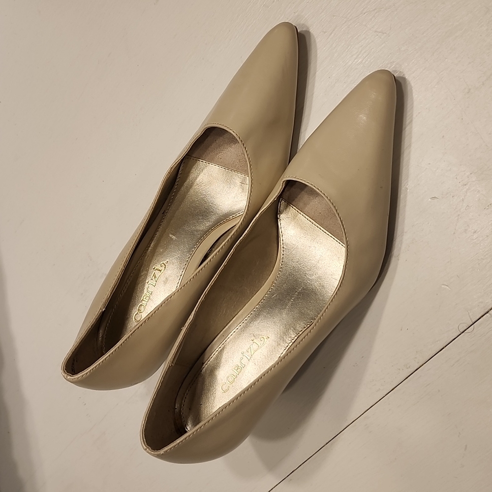 EUC!!!!! Cabrizi Holly Pointed Toe Pumps